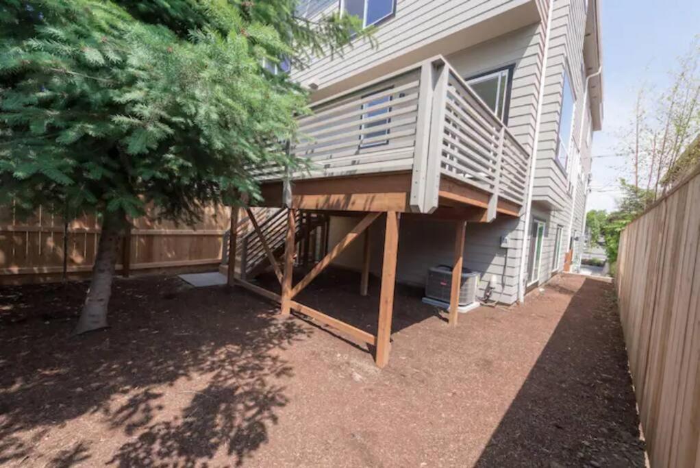 Comfy Family Home, Walkable Neighborhood + Patio! Portland Exterior photo